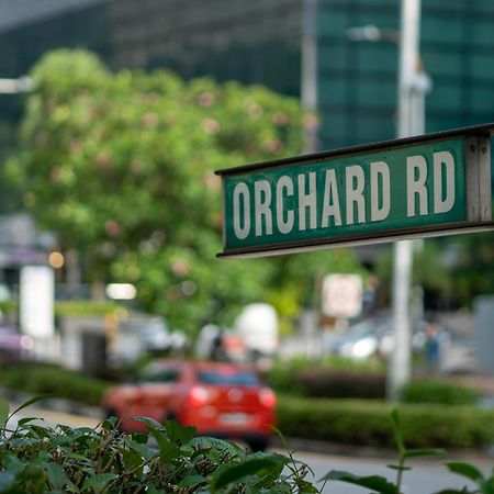 Royal Plaza On Scotts Hotell Singapore Eksteriør bilde Orchard Road street sign