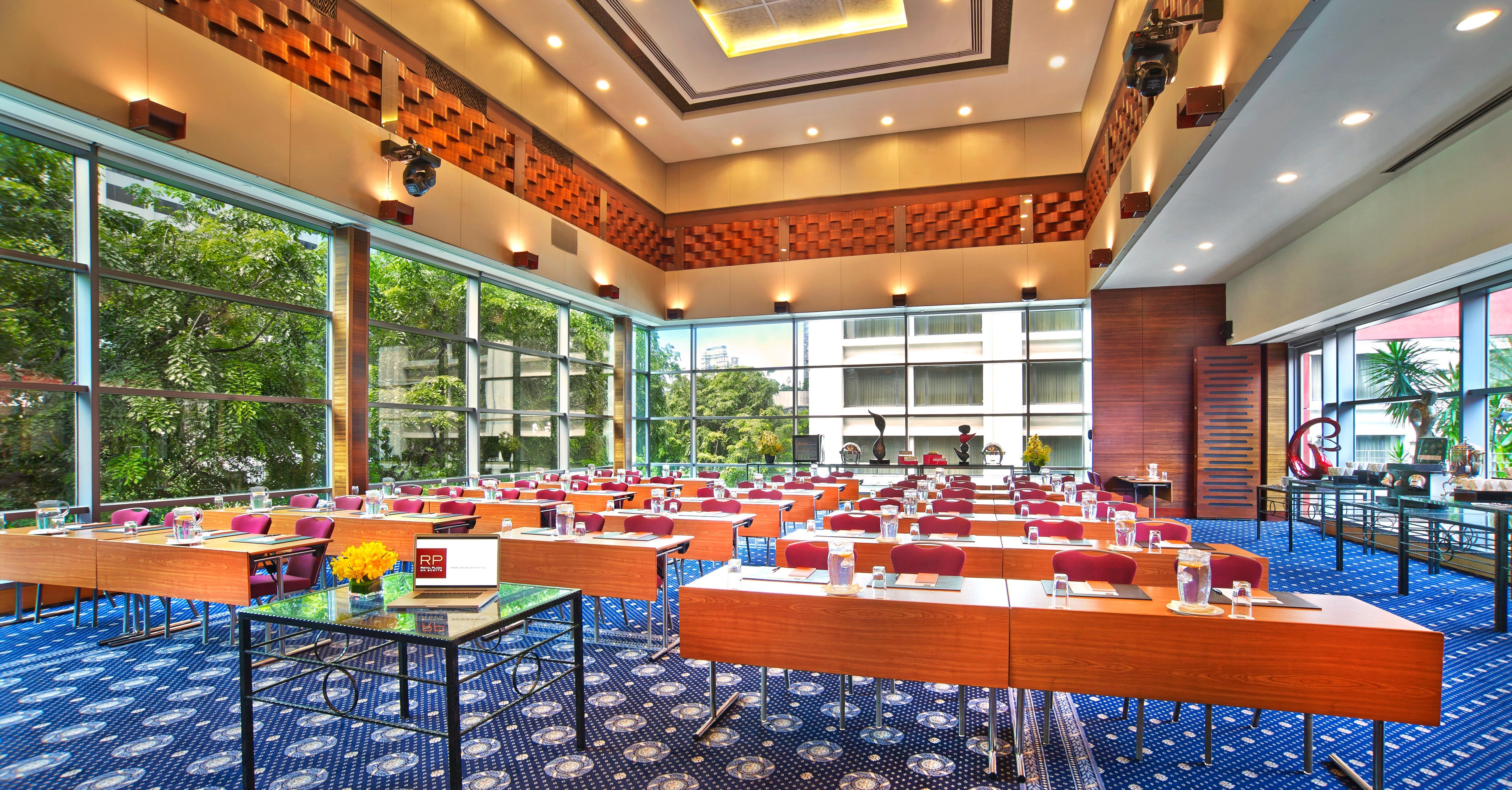 Royal Plaza On Scotts Hotell Singapore Eksteriør bilde The Royal Paragon Hall