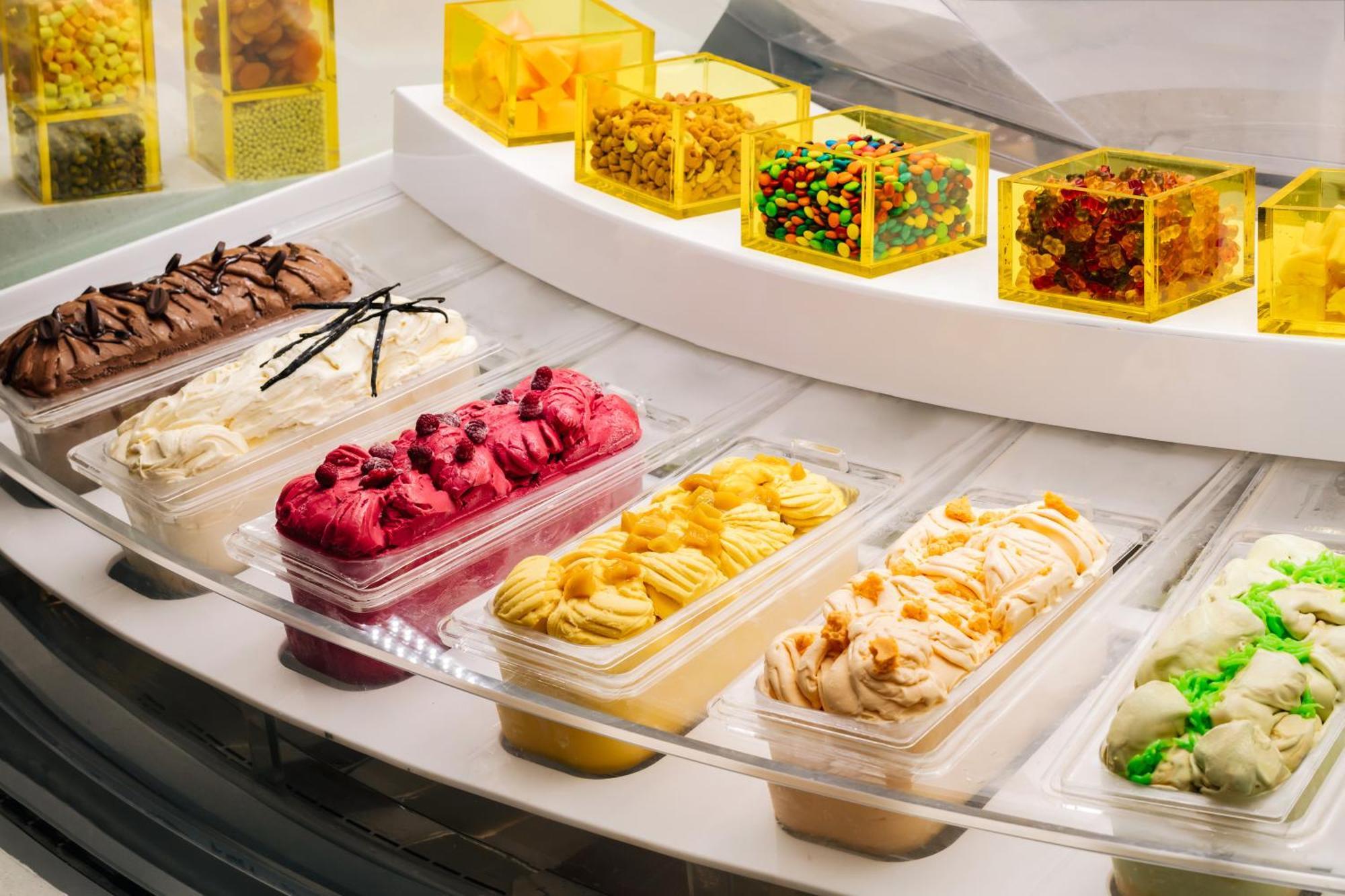 Royal Plaza On Scotts Hotell Singapore Eksteriør bilde Gelato