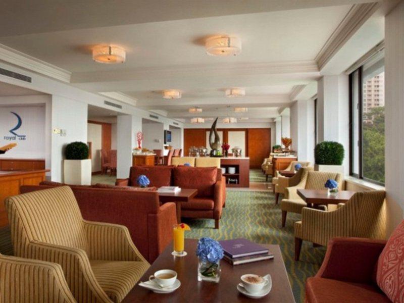Royal Plaza On Scotts Hotell Singapore Eksteriør bilde Club Lounge at the Four Seasons Hotel, Hong Kong
