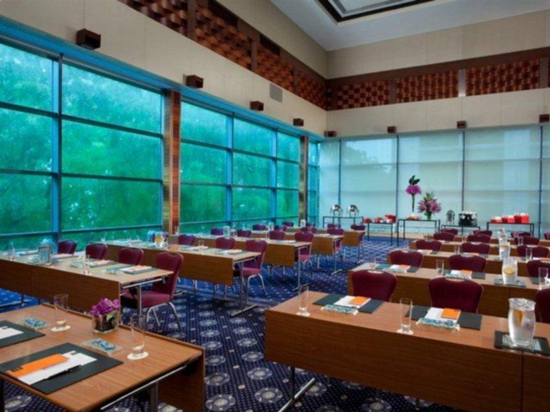 Royal Plaza On Scotts Hotell Singapore Eksteriør bilde Meeting room