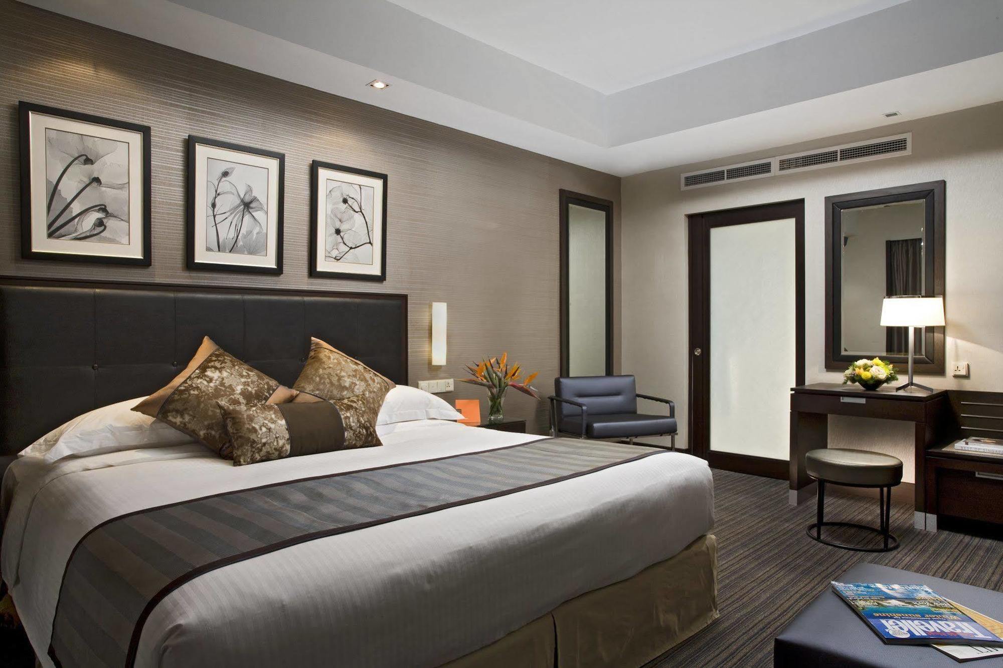 Royal Plaza On Scotts Hotell Singapore Eksteriør bilde A bedroom at the InterContinental London Park Lane