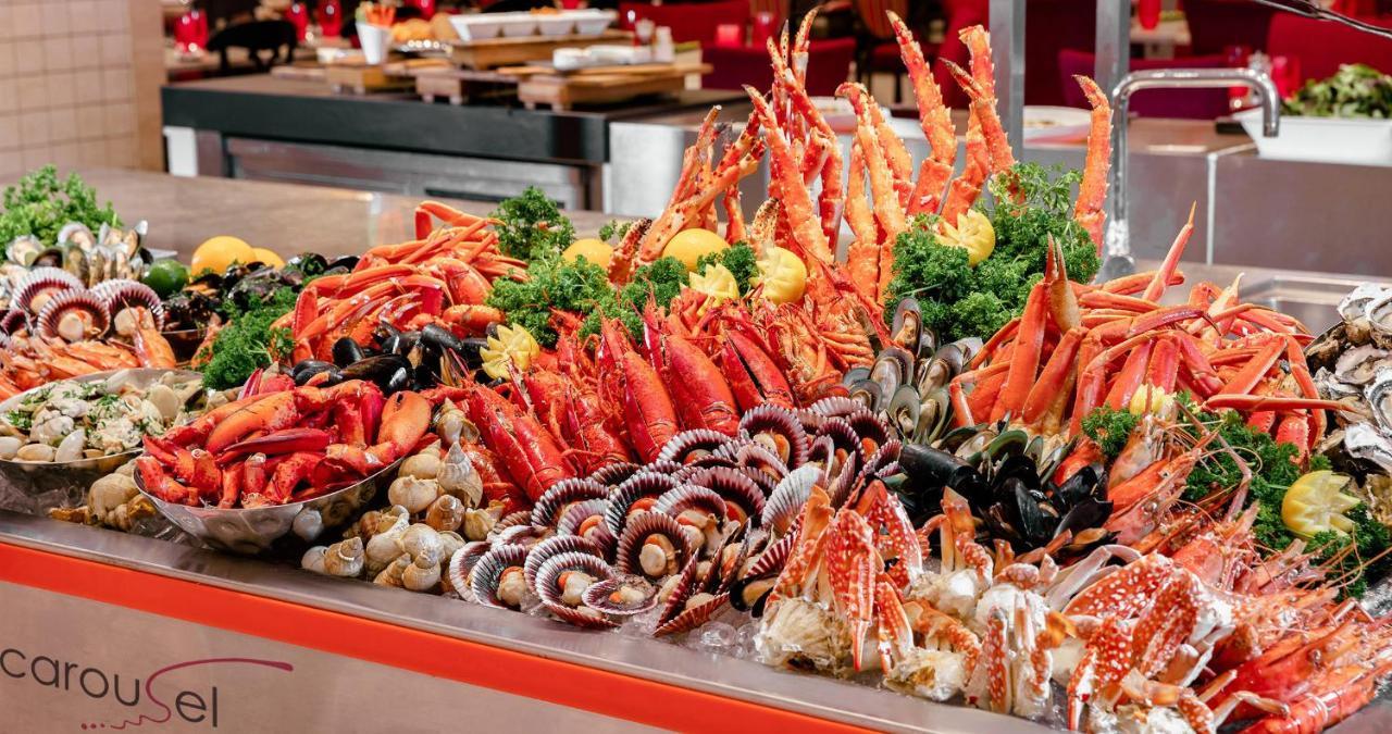 Royal Plaza On Scotts Hotell Singapore Eksteriør bilde Seafood